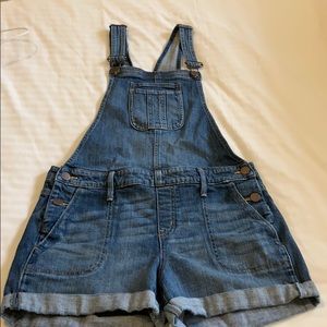 Short overalls